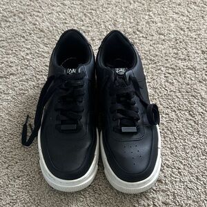 Nike Womens Black and White Sneakers